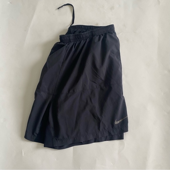 Nike Dri Fit Yoga Shorts perfect for the gym - Picture 2 of 4